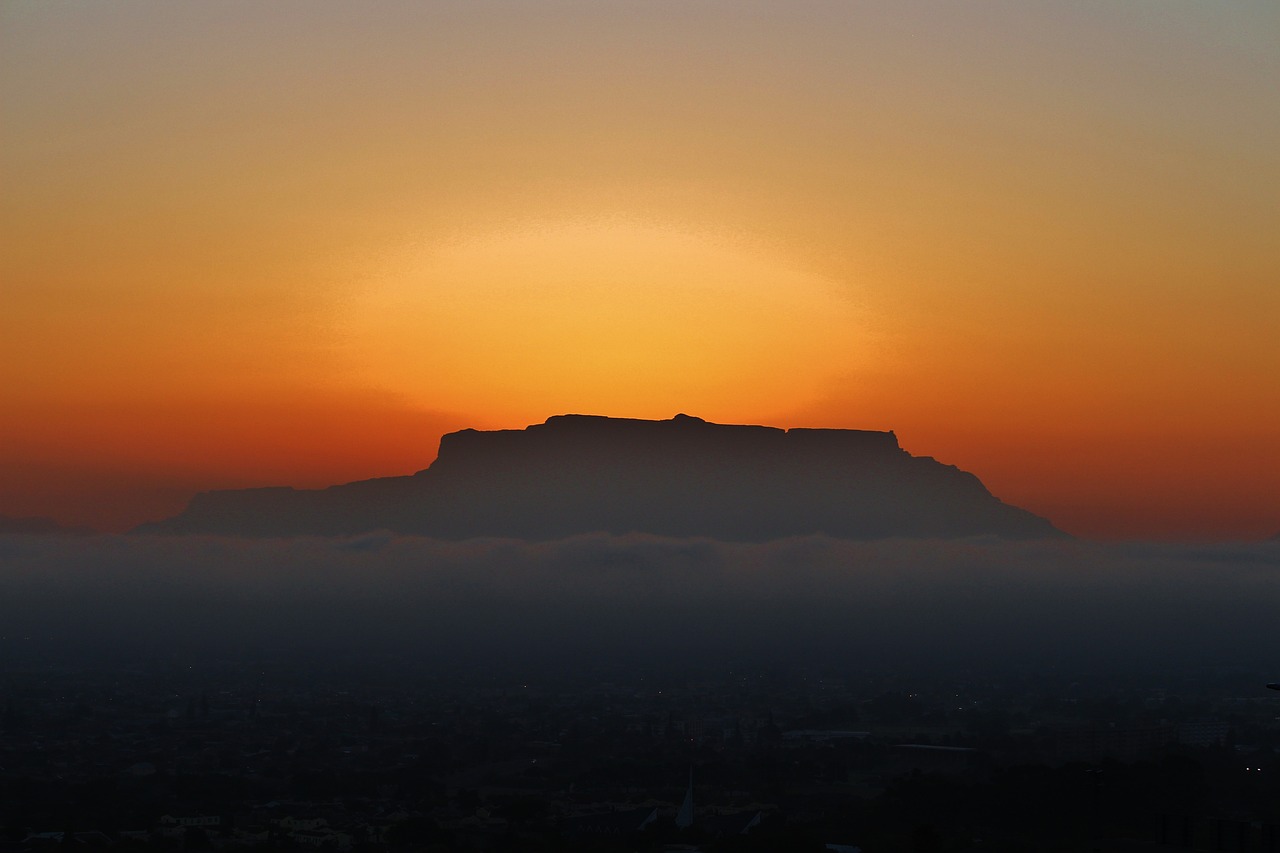 cape town, table mountain, cloud bank-567227.jpg